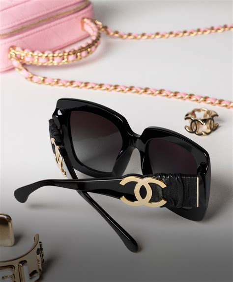 chanel chaine lunette|lunette de soleil tendance Chanel.